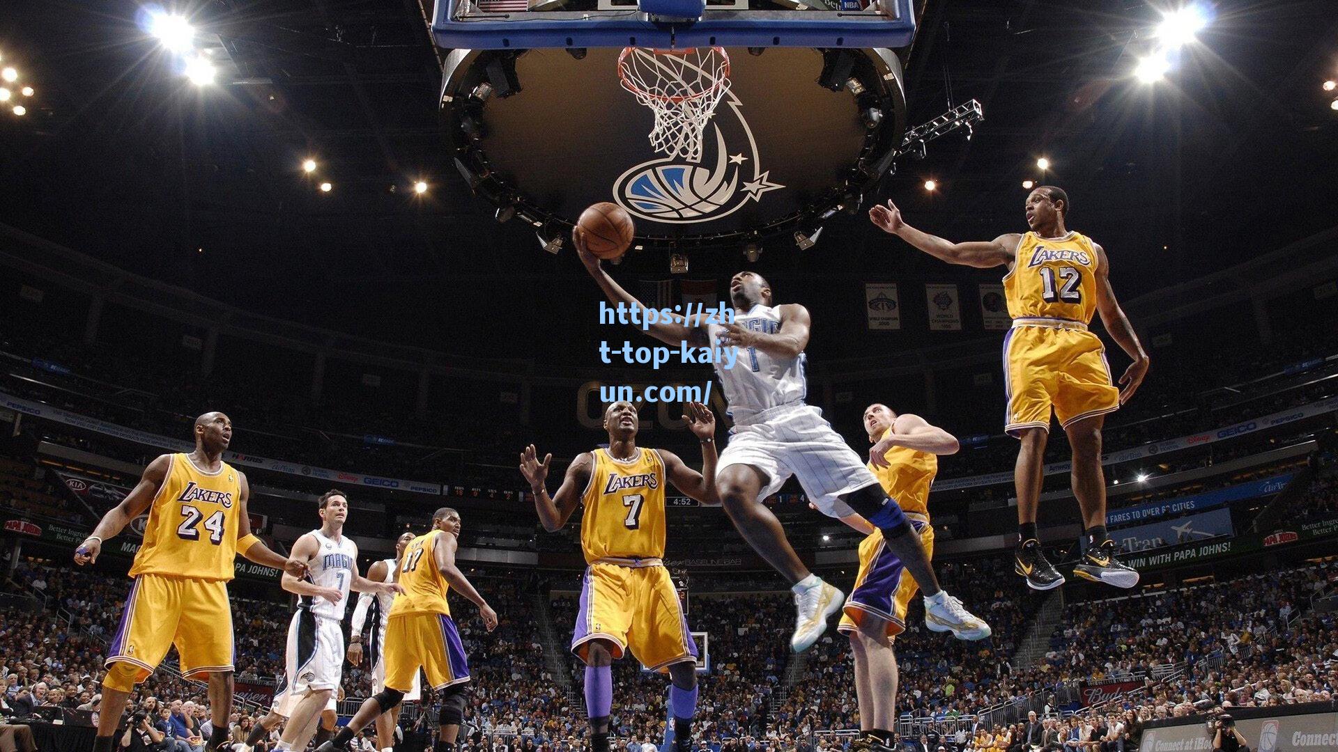 社死现场！字母哥野球场预演扣篮意外滑倒 全场笑疯 球迷，这波操作太真实了！