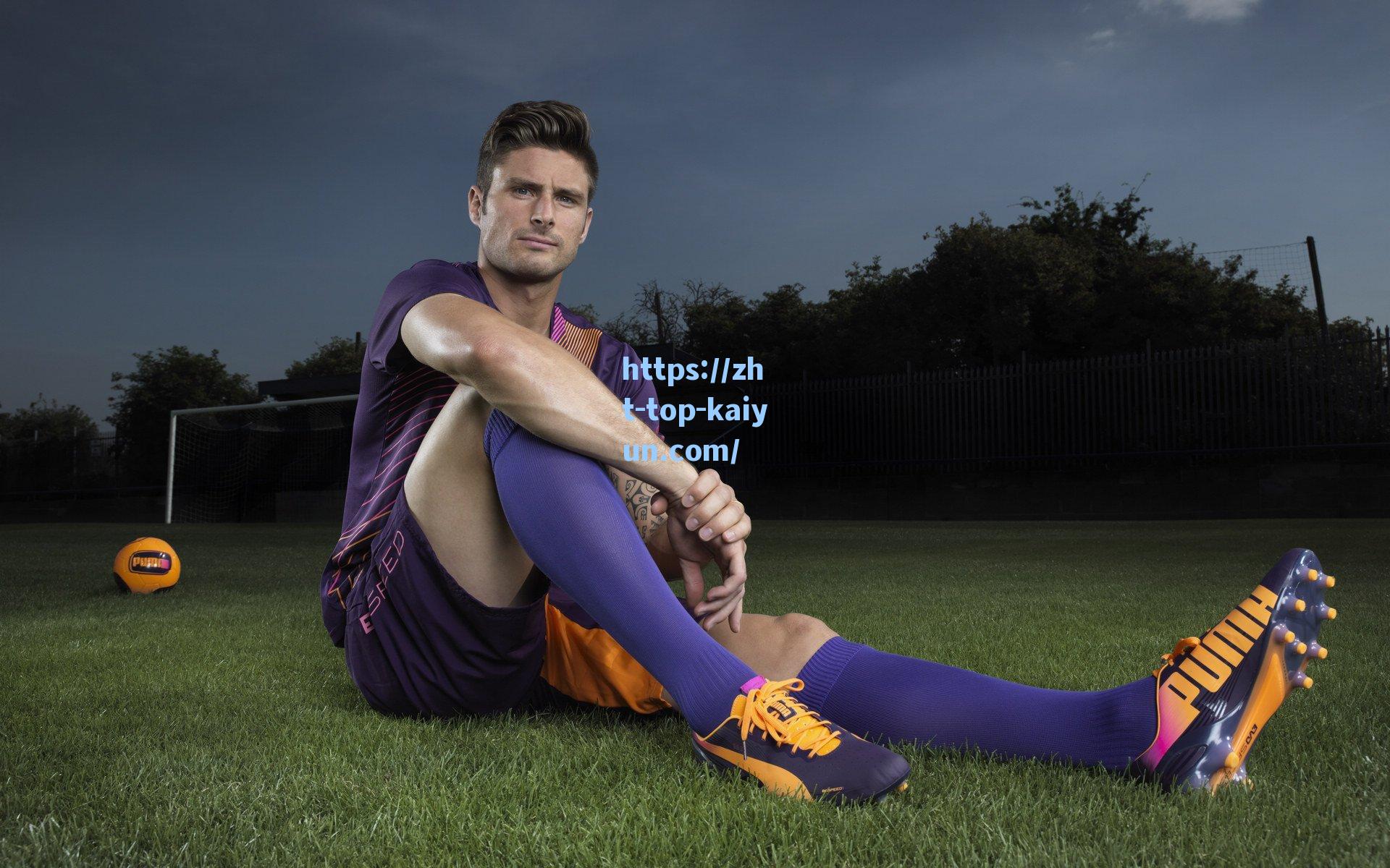 世俱杯青春风暴，18岁莫拉创最年轻进球纪录，乔治与埃切维里改写历史